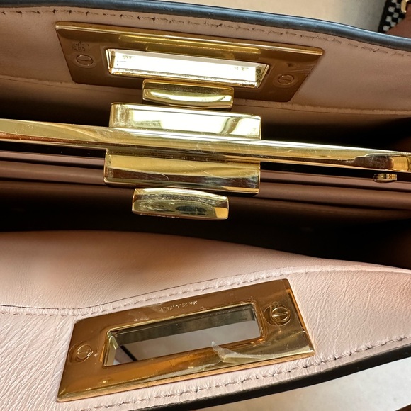 Fendi Peekaboo ISeeU Bag
Leather Medium / Brown - Picture 5 of 9